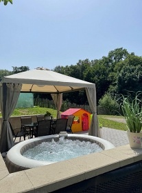 Chata s terasou a vivkou - Drahansk vrchovina