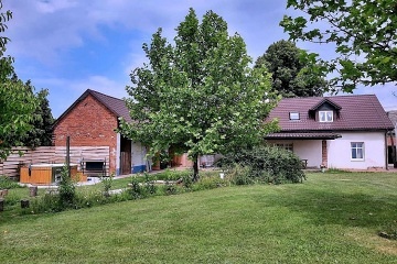 Chalupa a koupac� sud - Slov�cko - Ch�ibsk� lesy