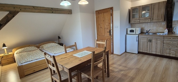 Chalupa a koupac� sud - Slov�cko - Ch�ibsk� lesy