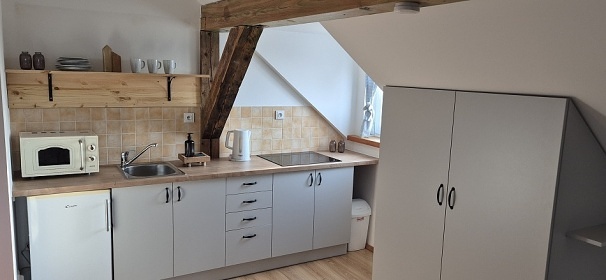 Chalupa a koupac� sud - Slov�cko - Ch�ibsk� lesy