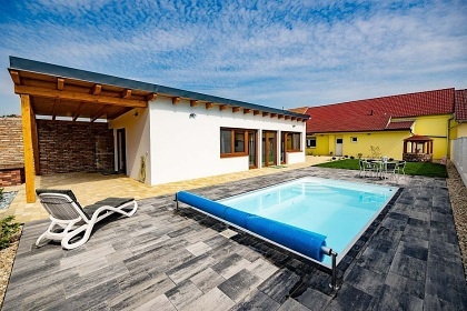 Chalupa baz�n a vinn� sklep - Mu�ovsk� jezera