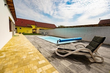 Chalupa baz�n a vinn� sklep - Mu�ovsk� jezera