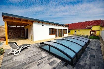 Chalupa baz�n a vinn� sklep - Mu�ovsk� jezera