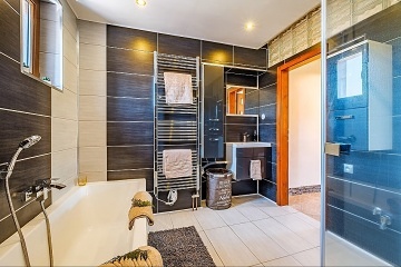 Apartm�nov� chata a baz�n - Jizerskohorsk� bu�iny