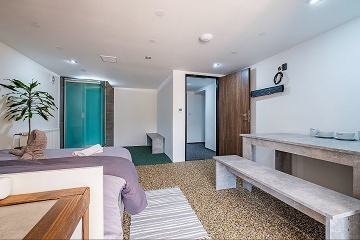 Apartm�nov� chata a baz�n - Jizerskohorsk� bu�iny