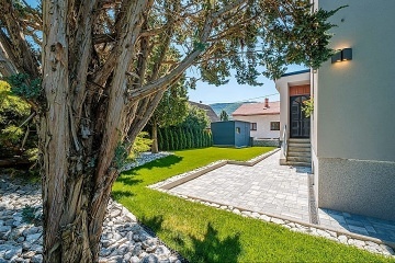 Apartm�nov� chata a baz�n - Jizerskohorsk� bu�iny