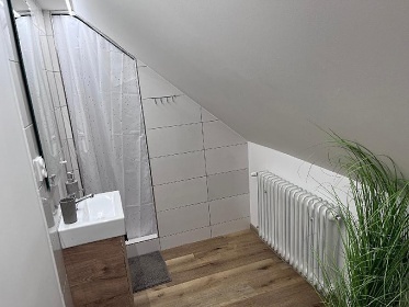 Chalupa u lesa - Kru�n� hory - hora Kl�novec