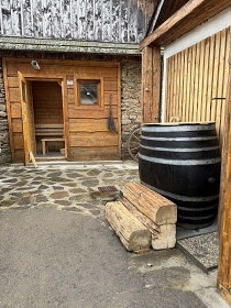 Rouben� chalupa s wellness - p�ehrada V�r