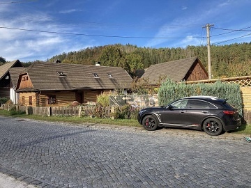 Rouben� chalupa s wellness - p�ehrada V�r