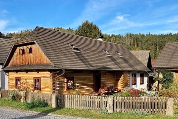 Rouben� chalupa s wellness - p�ehrada V�r