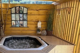 Rouben� chalupa s wellness - p�ehrada V�r