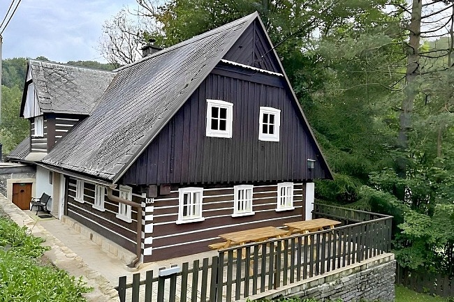 Roubenka a vinn� sklep - Adr�pa�sko-Teplick� sk�ly