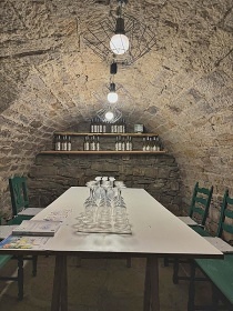 Roubenka a vinn� sklep - Adr�pa�sko-Teplick� sk�ly