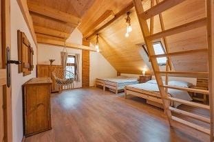 Wellness chalupa s baz�nem - v��ivka a koupac� sud