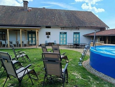 Wellness chalupa s baz�nem - v��ivka a koupac� sud