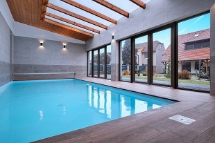 Wellness chalupa a vnit�n� baz�n - park Oslava