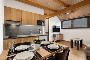 Wellness chalupa a vnit�n� baz�n - park Oslava