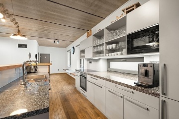 Wellness chalupa a vnit�n� baz�n - park Oslava