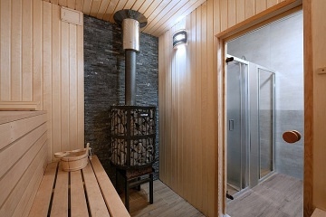 Wellness chalupa a vnit�n� baz�n - park Oslava