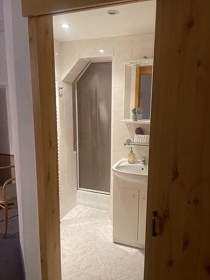 Chalupa pod Sn�kou u lesa - �psk� vodop�d