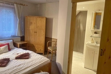 Chalupa pod Sn�kou u lesa - �psk� vodop�d