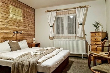 Chalupa pod Sn�kou u lesa - �psk� vodop�d