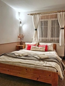 Chalupa pod Sn�kou u lesa - �psk� vodop�d