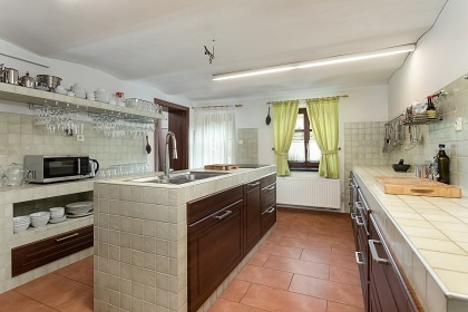 Chalupa s baz�nem - Venkovsk� usedlost Hlu��nsko