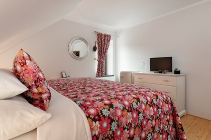 Chalupa s baz�nem - Venkovsk� usedlost Hlu��nsko