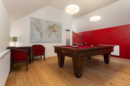 Chalupa s baz�nem - Venkovsk� usedlost Hlu��nsko