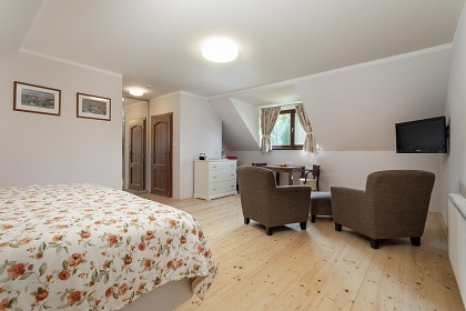 Chalupa s baz�nem - Venkovsk� usedlost Hlu��nsko