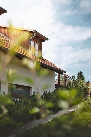 Wellness chata a baz�n - z�mek Konopi�t� - Blan�k