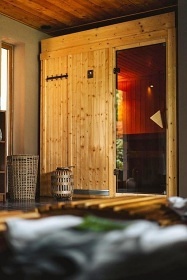 Wellness chata a baz�n - z�mek Konopi�t� - Blan�k