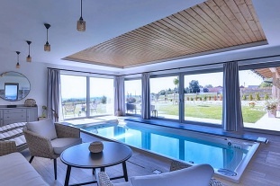 Nov� objekt: Luxusn� chata - vnit�n� baz�n - Babi��ino �dol� 8C-556