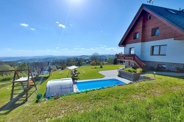 Chalupa s baz�nem - vrch �al� - Benecko - Krkono�e