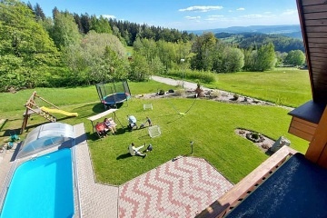 Chalupa s baz�nem - vrch �al� - Vrchlab� - Krkono�e