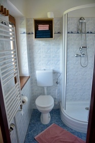 Chalupa s baz�nem - vrch �al� - Benecko - Krkono�e