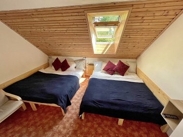 Chalupa s baz�nem - vrch �al� - Benecko - Krkono�e