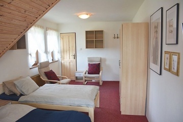 Chalupa s baz�nem - vrch �al� - Benecko - Krkono�e