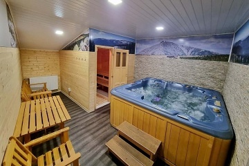 Roubenn� chalupa wellness a baz�n - �ern� hora