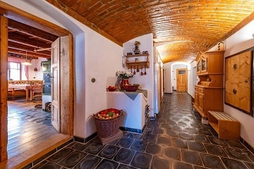 Chalupa s kachlov�mi kamny - Doln� Morava - Kr�l�ky