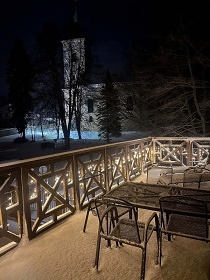 Rekrea�n� d�m s vnit�n�m baz�nem - Podkrkono��