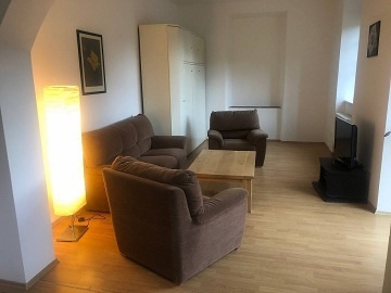 Rekrea�n� d�m s vnit�n�m baz�nem - Podkrkono��