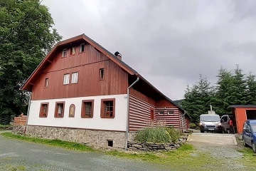 Chalupa s baz�nem - Velk� De�tn� - Orlick� hory