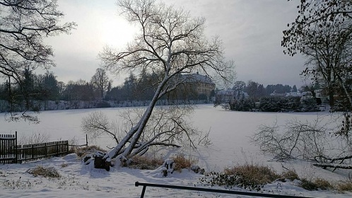 Glamping chata a koupac� sud - vodn� z�mek Blatn�