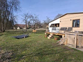 Glamping chata a koupací sud - vodní zámek Blatná