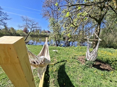 Glamping chata a koupac� sud - vodn� z�mek Blatn�