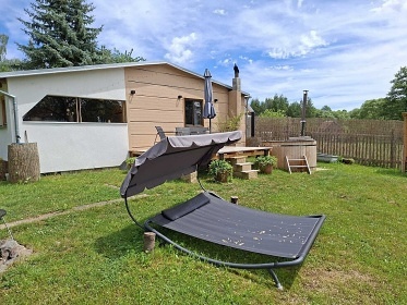 Glamping chata a koupac� sud - vodn� z�mek Blatn�