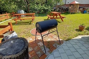 Chalupa u p�ehrady Rozko� - CHKO Broumovsko