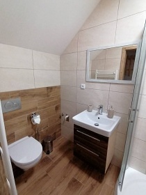 Chalupa u p�ehrady Rozko� - CHKO Broumovsko